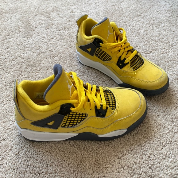 Jordan Retro Kids Size 2Y - Picture 6 of 11